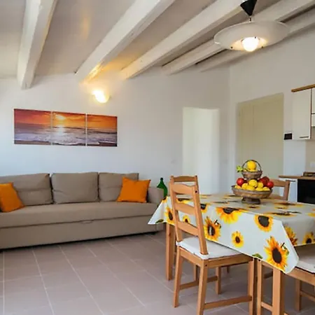 Flache Luna By Interhome